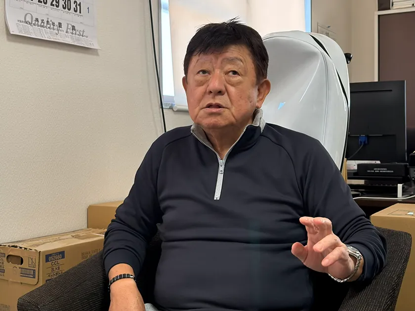 取締役会長の嘉波　淳氏